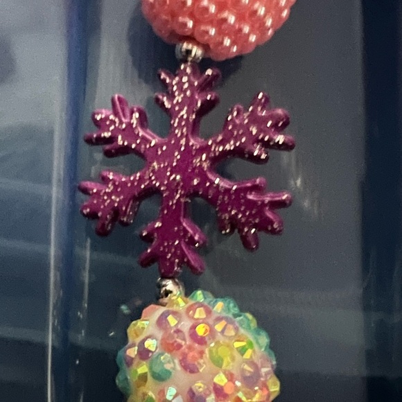 18” Frozen Themed Necklace - Picture 4 of 7